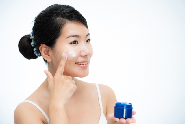 【銀座】ニキビ痕は美容皮膚科で肌再生治療！PRP皮膚再生などニキビ痕治療の種類について 比較して検討を
